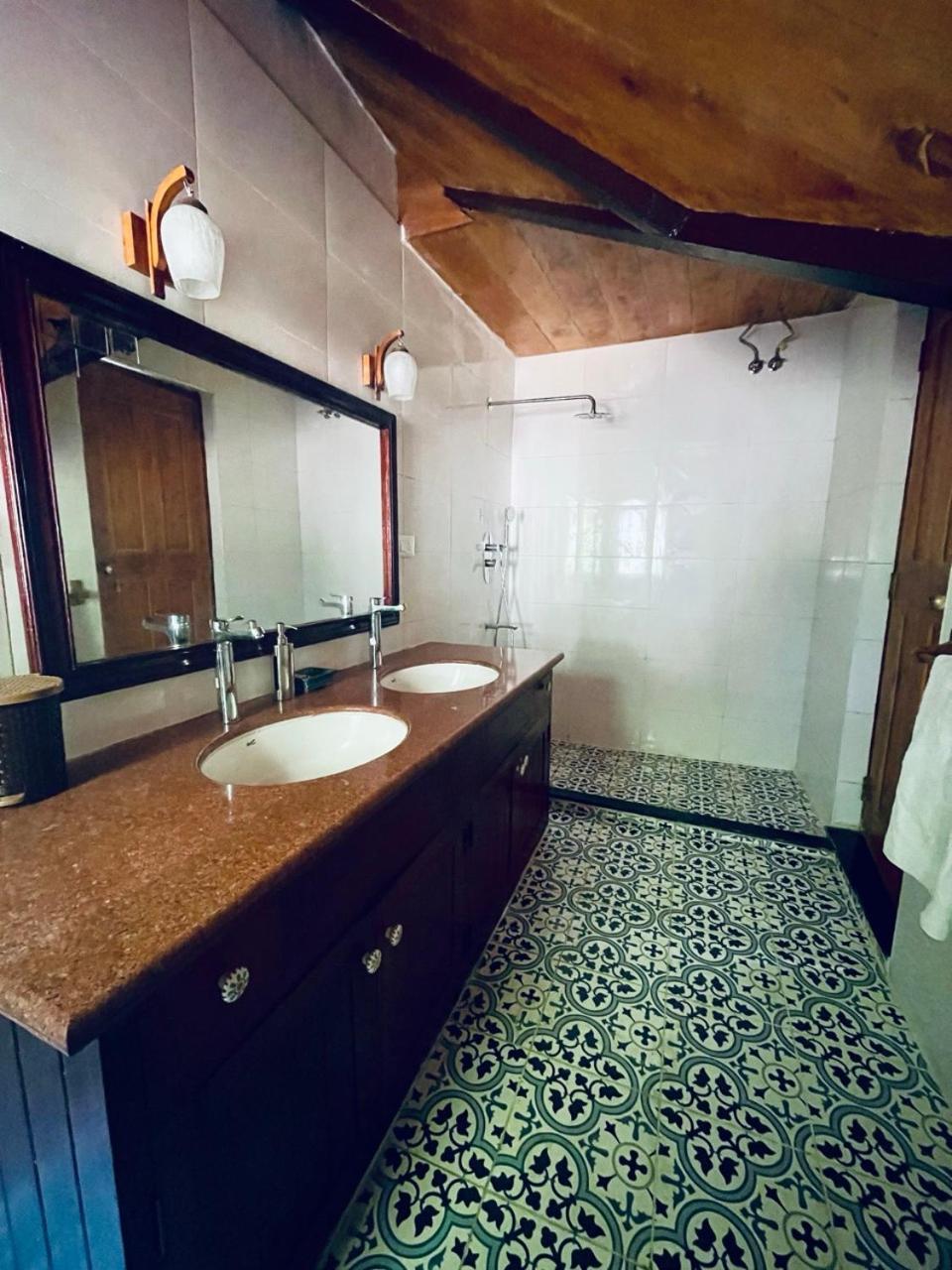 Stumpfields Bed & Breakfast Ооти Екстериор снимка